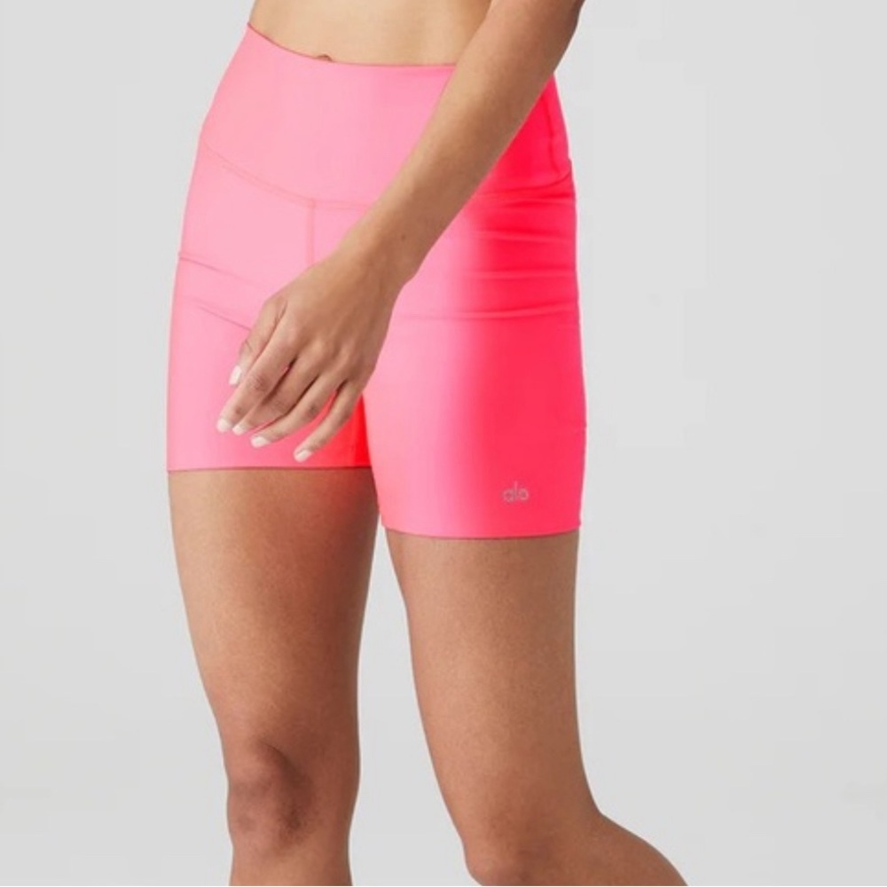 Alo Airlift Energy Short Size L / NWT
